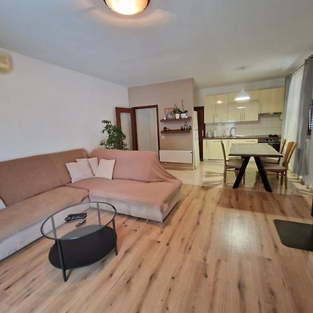 Apartments David 穆泰尔岛 外观 照片